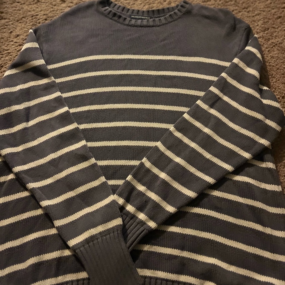 Brandie Melville crew neck sweater